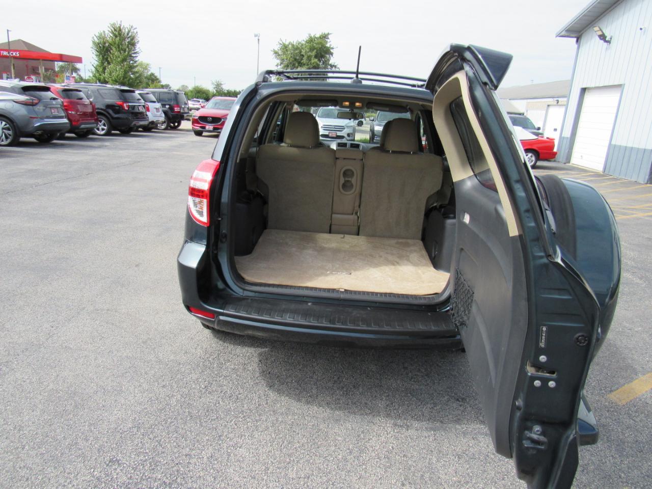 Toyota RAV4 4WD 4dr I4 (Natl) 2012