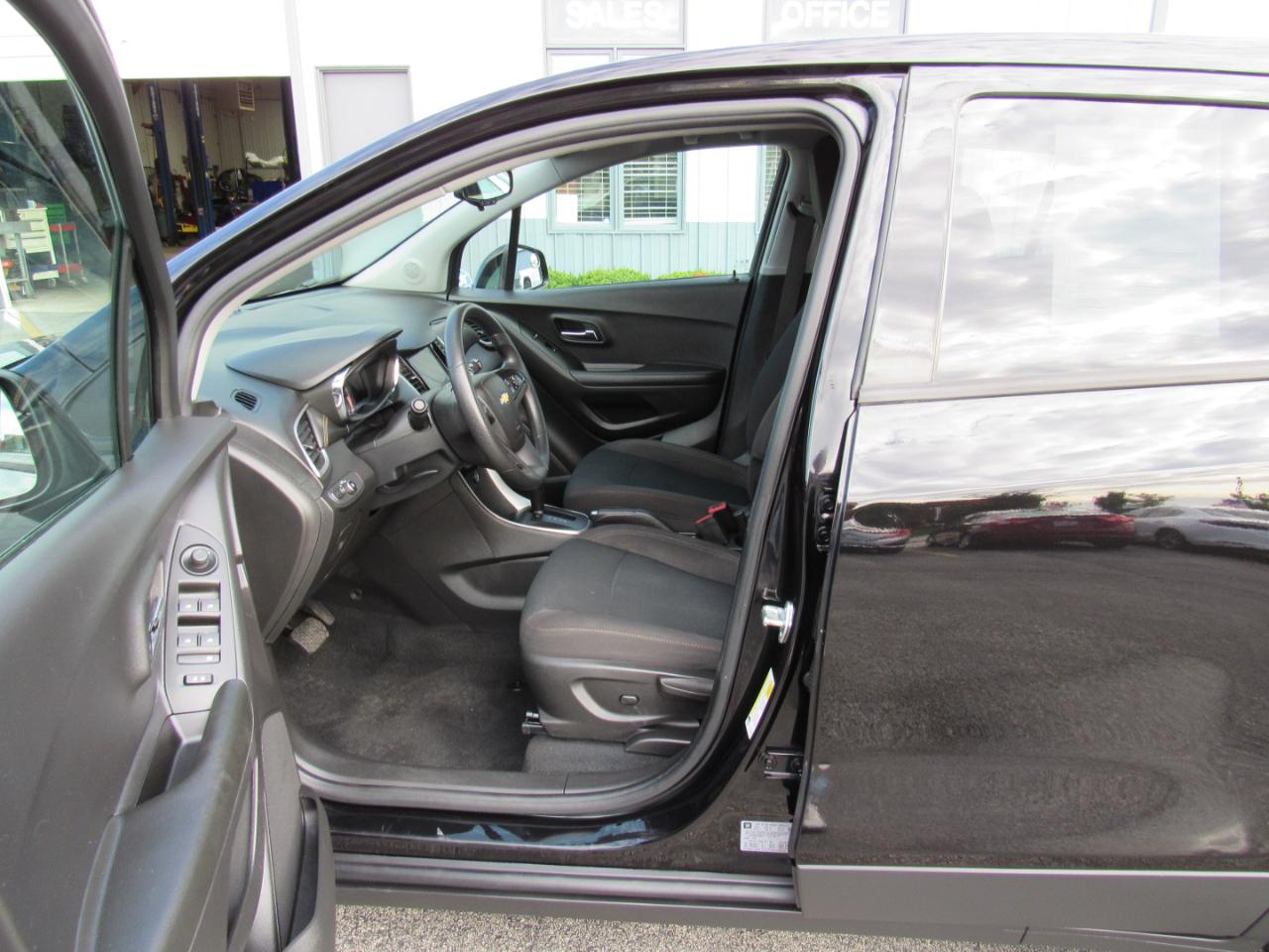 Chevrolet Trax FWD 4dr LS 2021