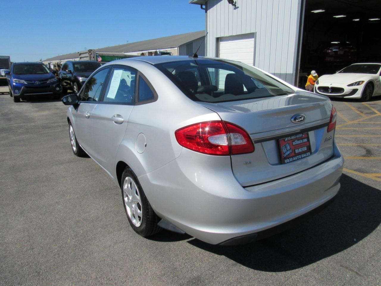 Ford Fiesta 4dr Sdn SE 2012