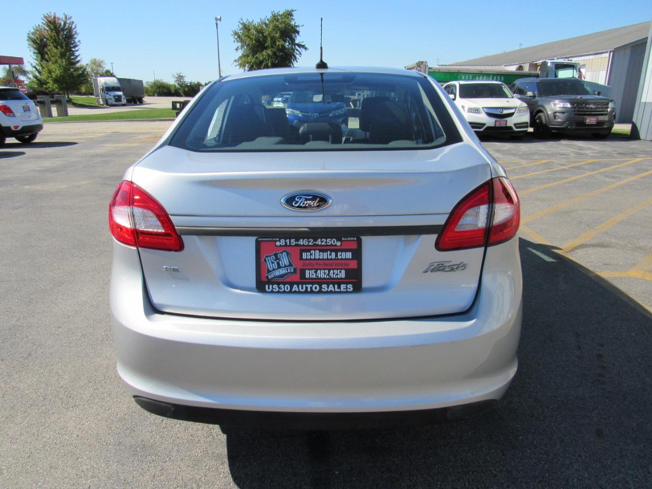 Ford Fiesta 4dr Sdn SE 2012