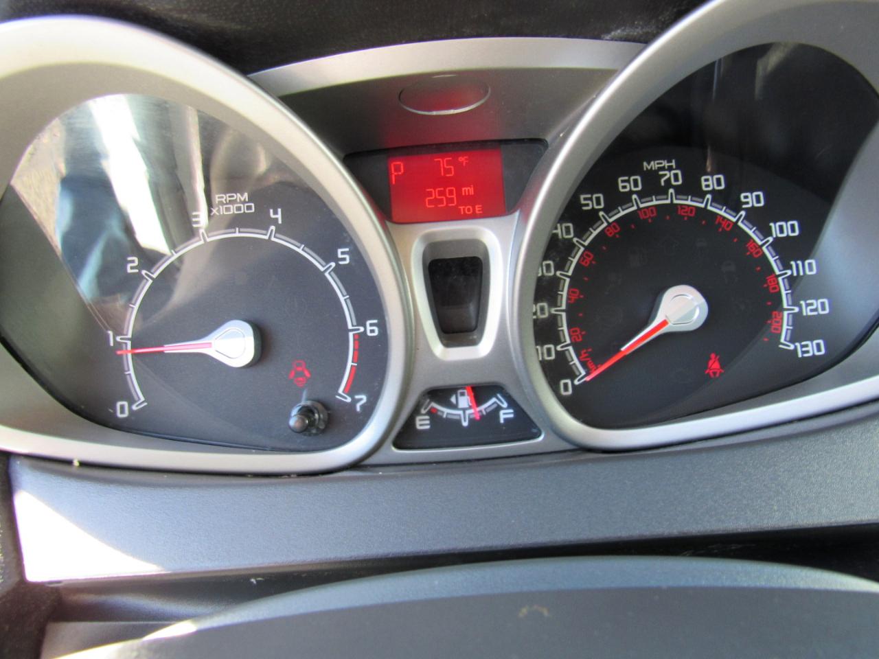 Ford Fiesta 4dr Sdn SE 2012