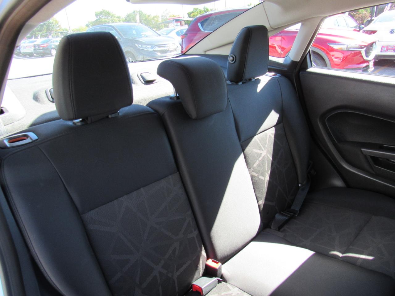 Ford Fiesta 4dr Sdn SE 2012