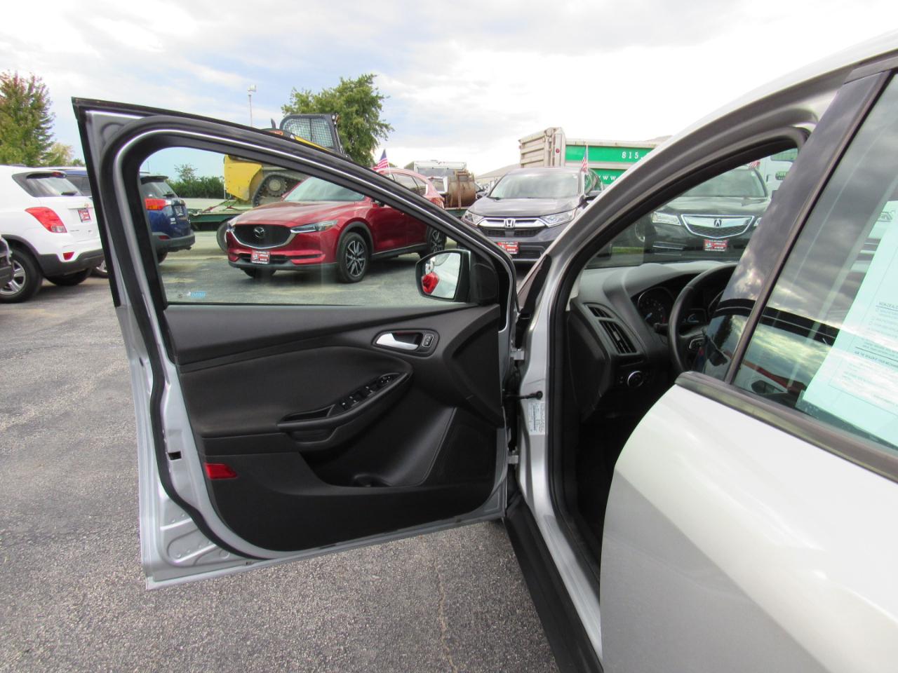 Ford Focus 4dr Sdn SE 2015