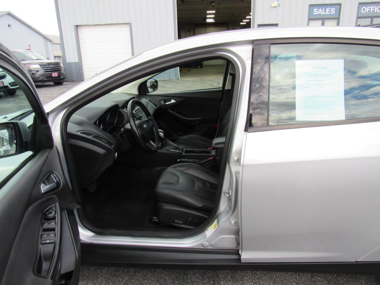 Ford Focus 4dr Sdn SE 2015