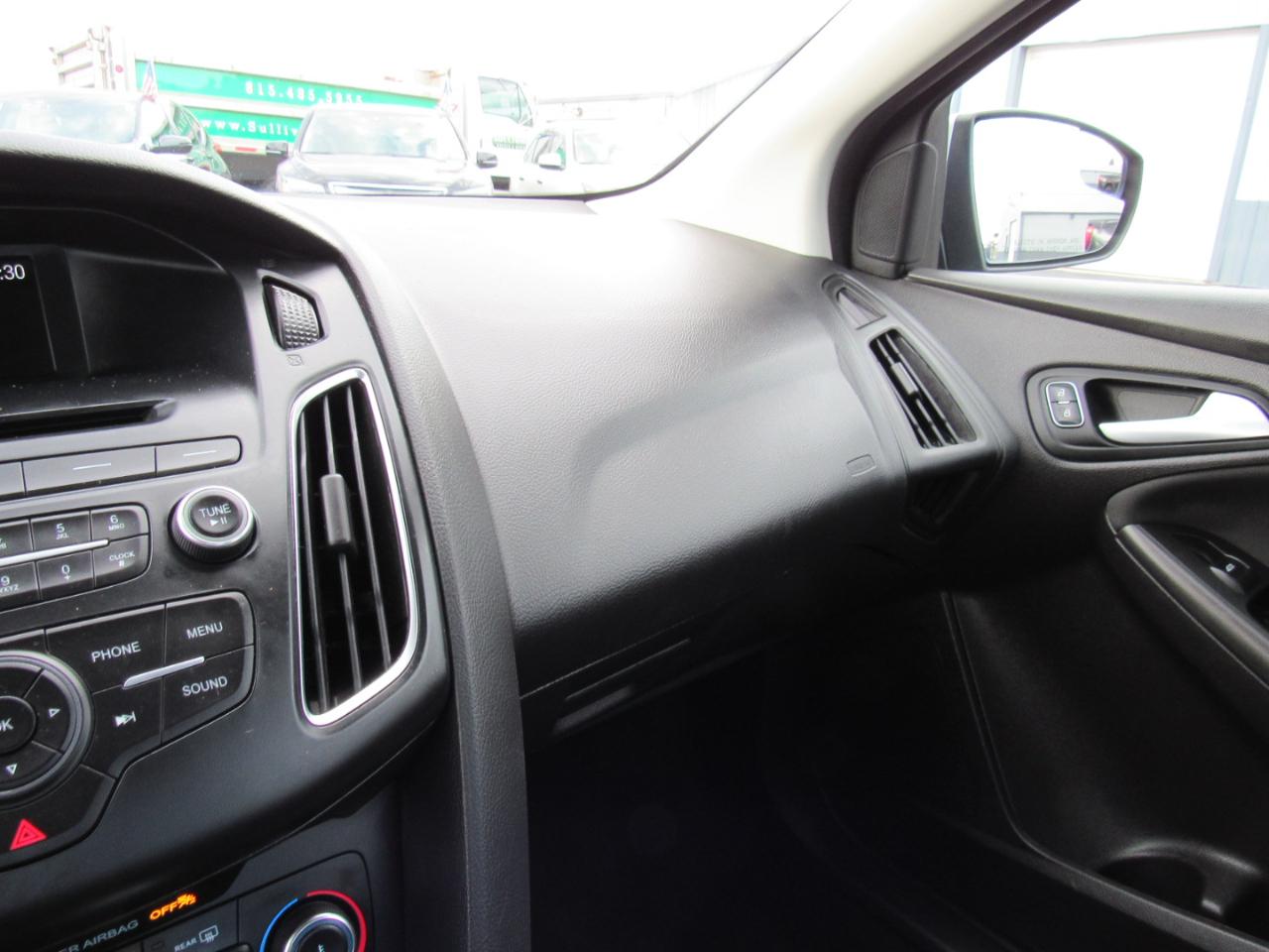 Ford Focus 4dr Sdn SE 2015