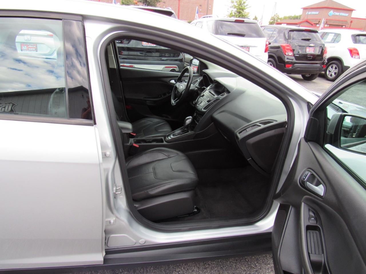 Ford Focus 4dr Sdn SE 2015