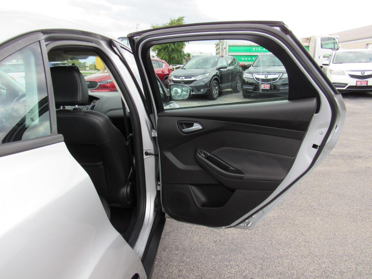 Ford Focus 4dr Sdn SE 2015