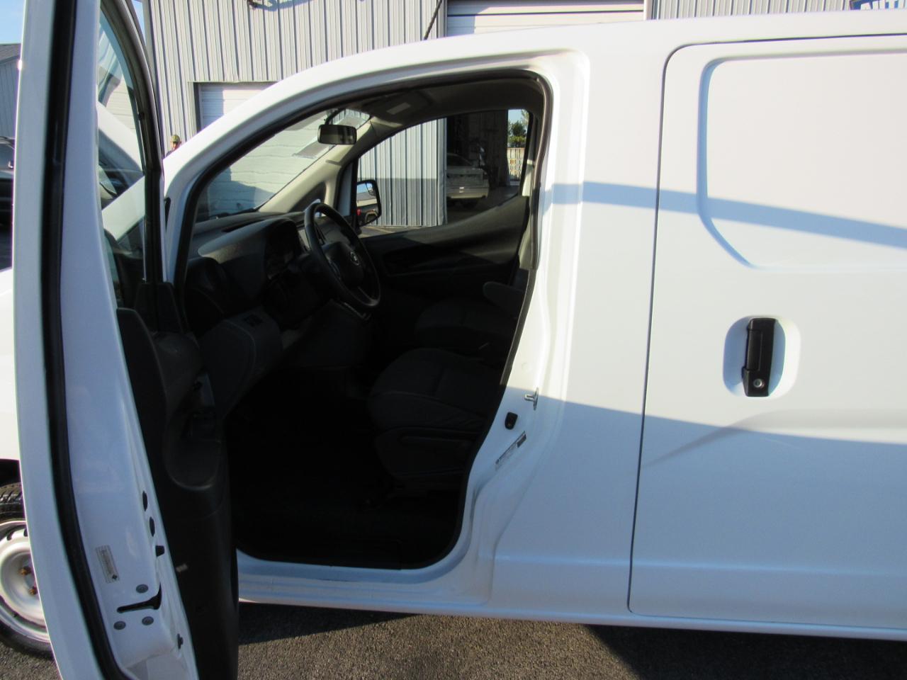 Nissan NV200 I4 SV 2013