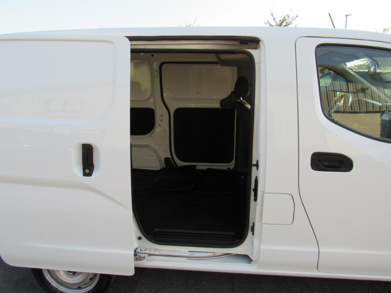 Nissan NV200 I4 SV 2013