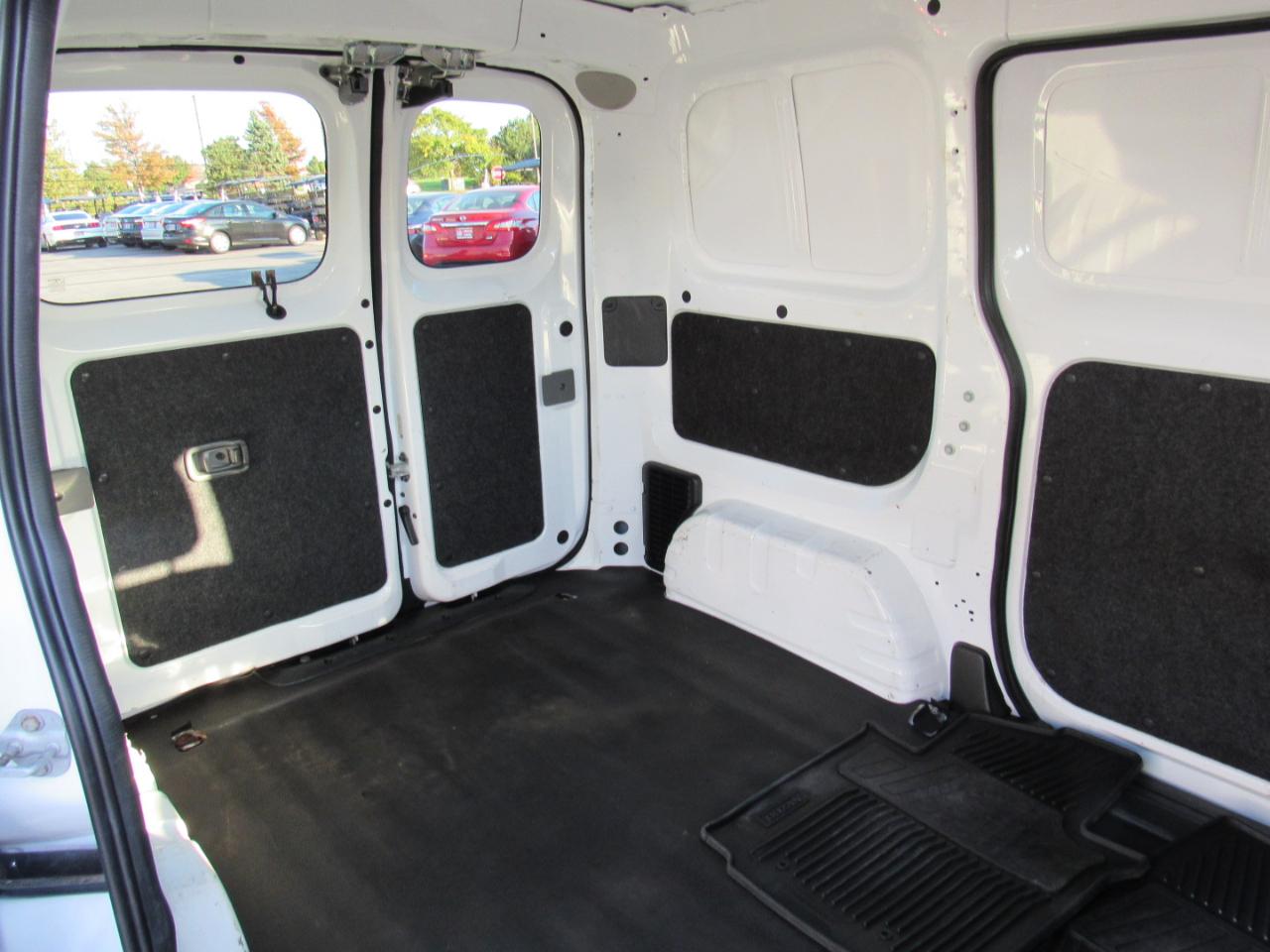 Nissan NV200 I4 SV 2013