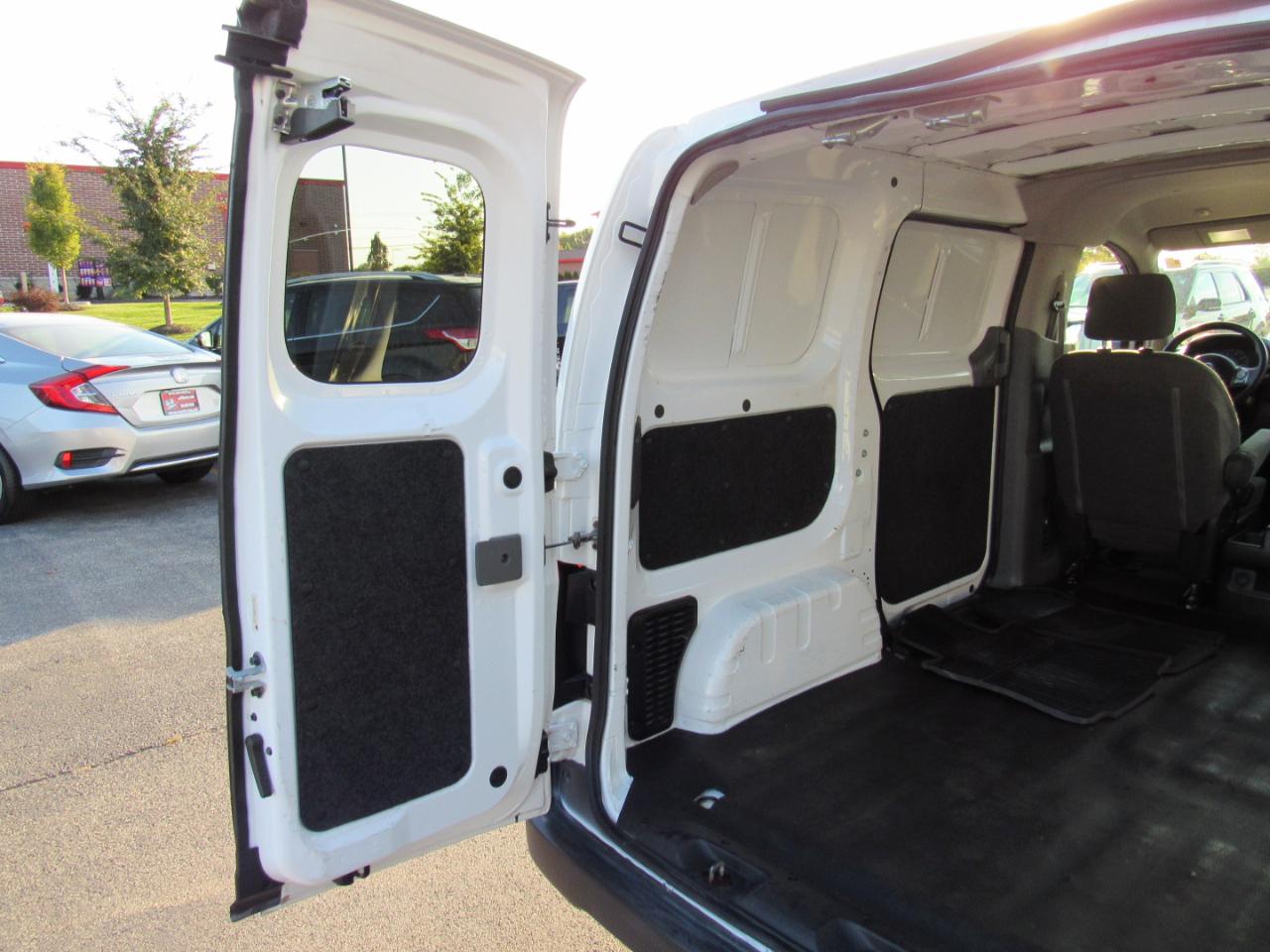 Nissan NV200 I4 SV 2013