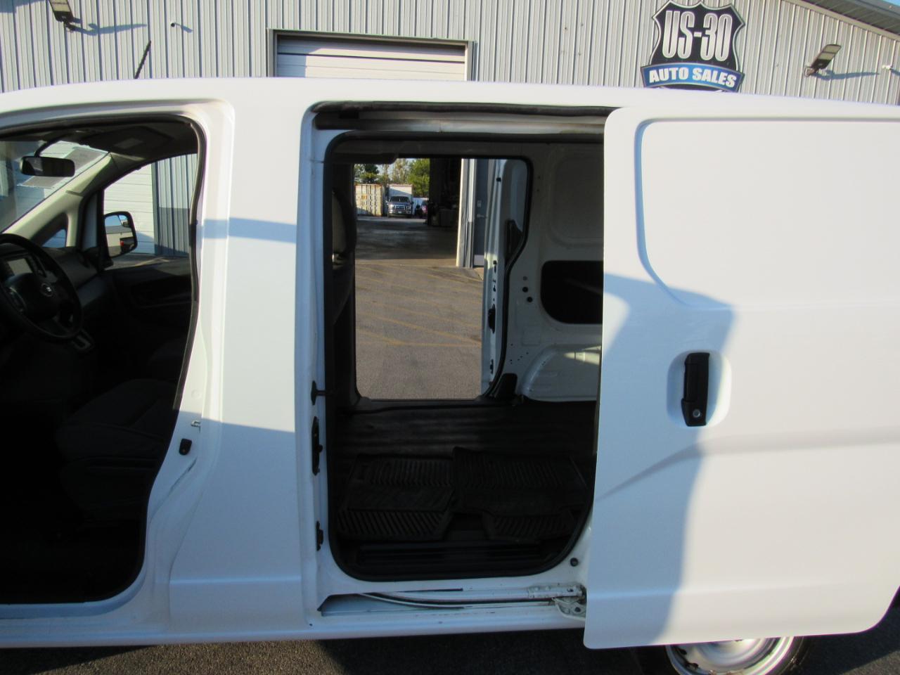 Nissan NV200 I4 SV 2013