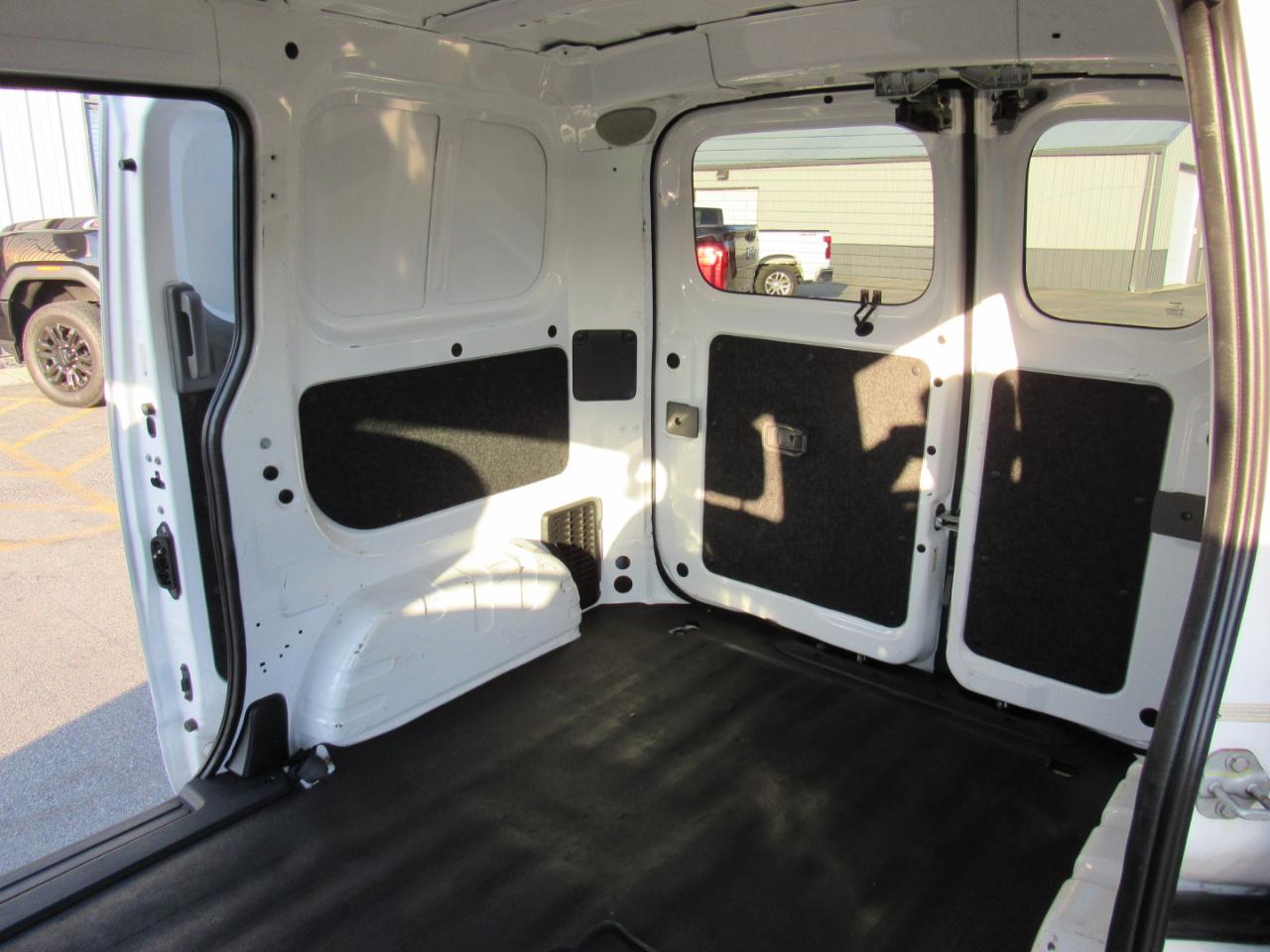 Nissan NV200 I4 SV 2013
