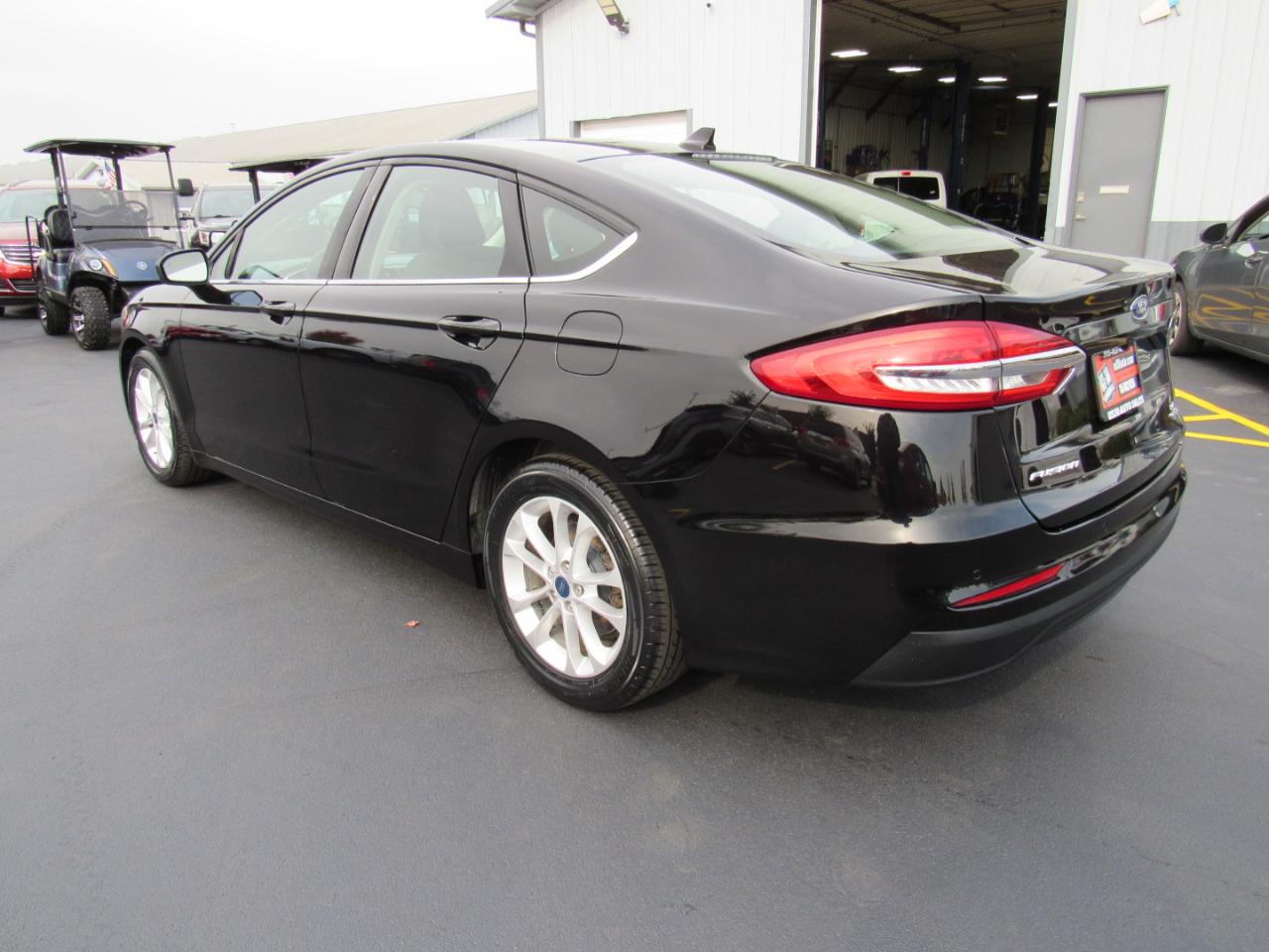 Ford Fusion SE FWD 2020