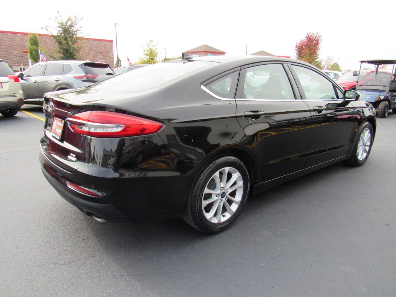 Ford Fusion SE FWD 2020