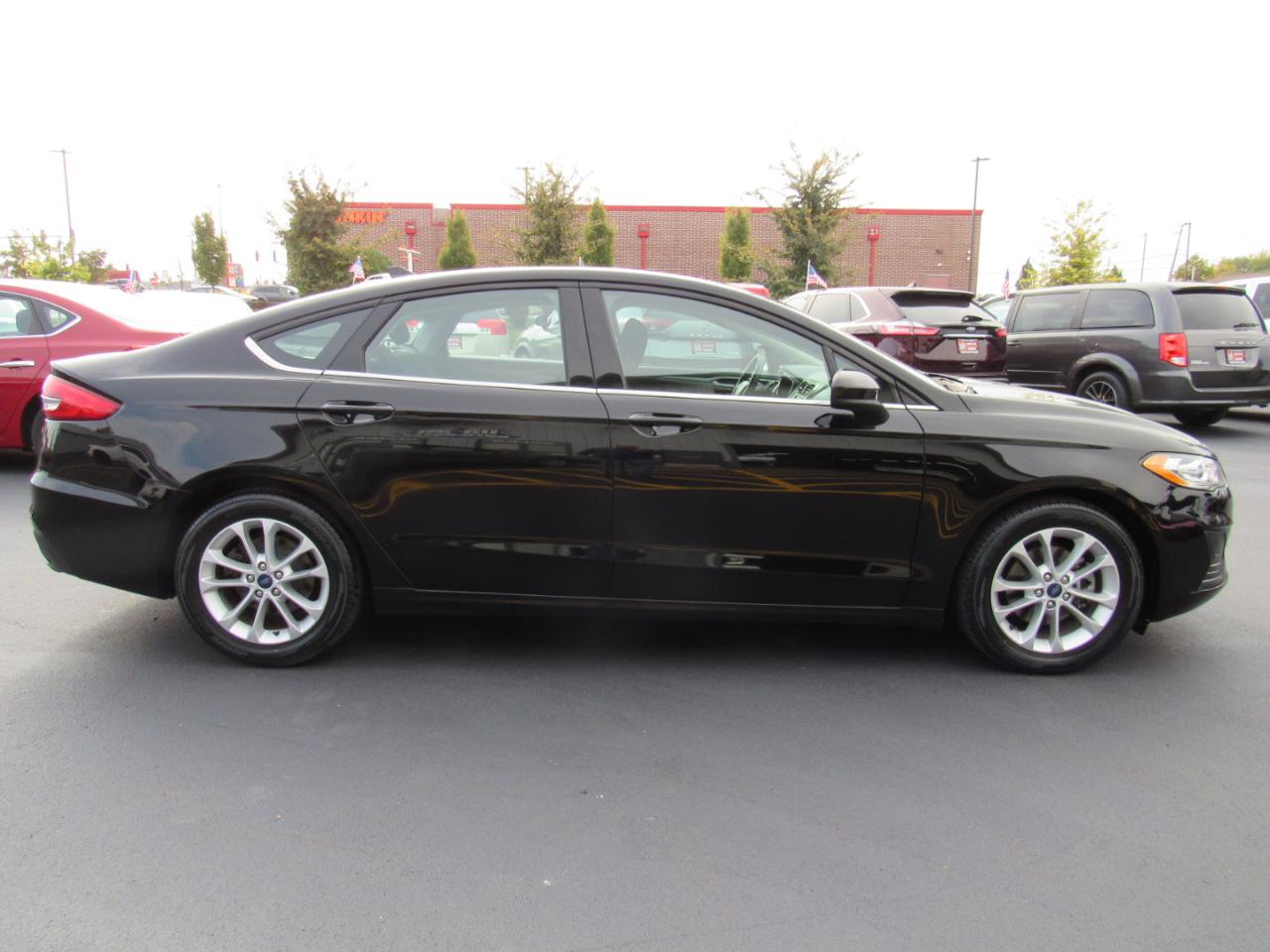 Ford Fusion SE FWD 2020