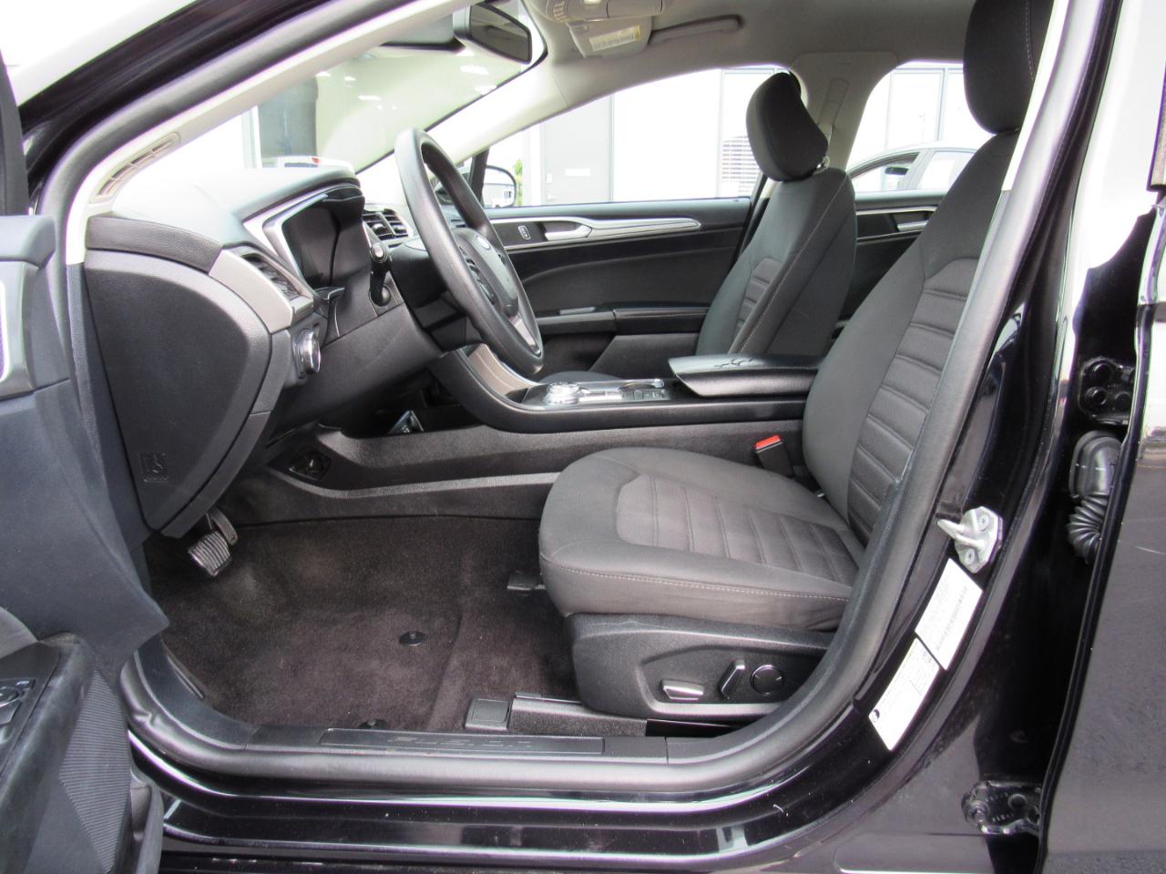 Ford Fusion SE FWD 2020