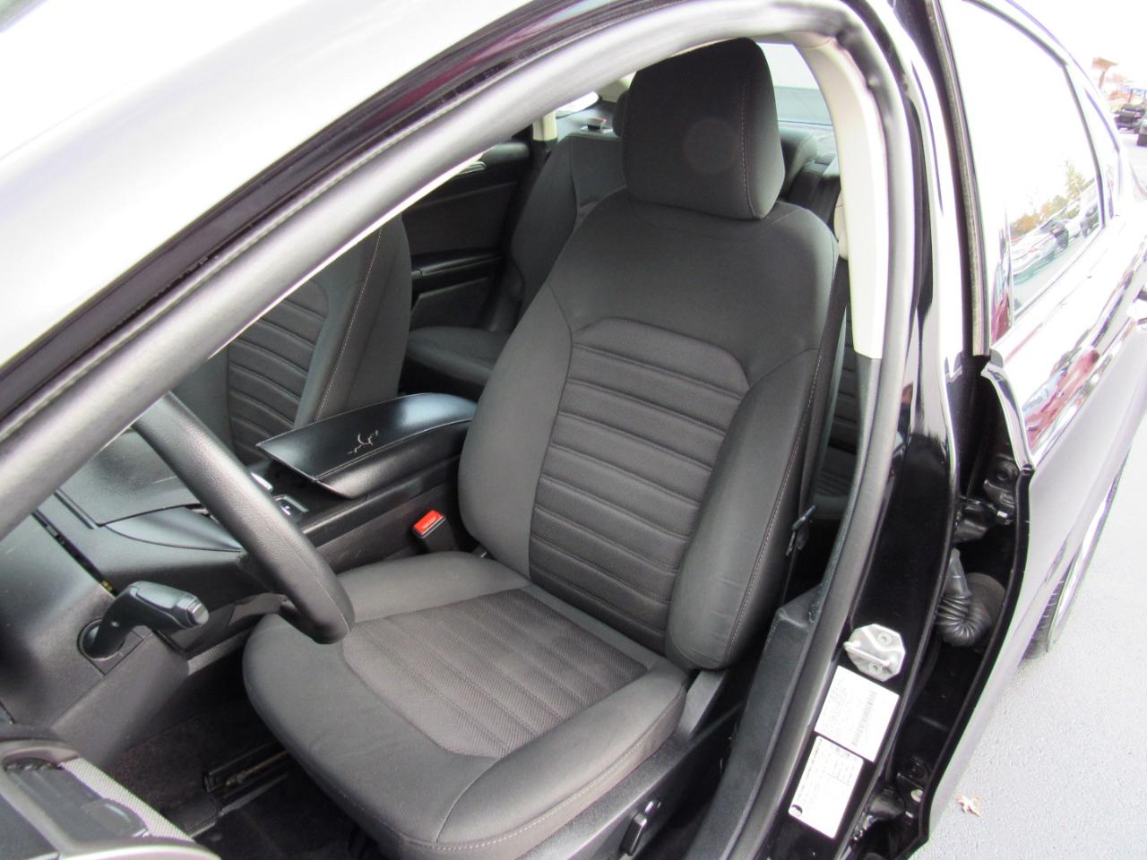 Ford Fusion SE FWD 2020
