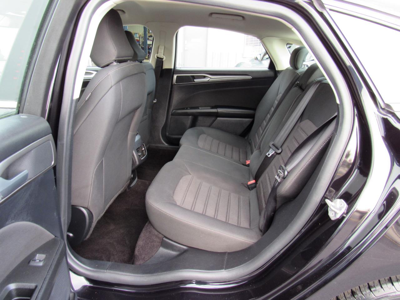 Ford Fusion SE FWD 2020
