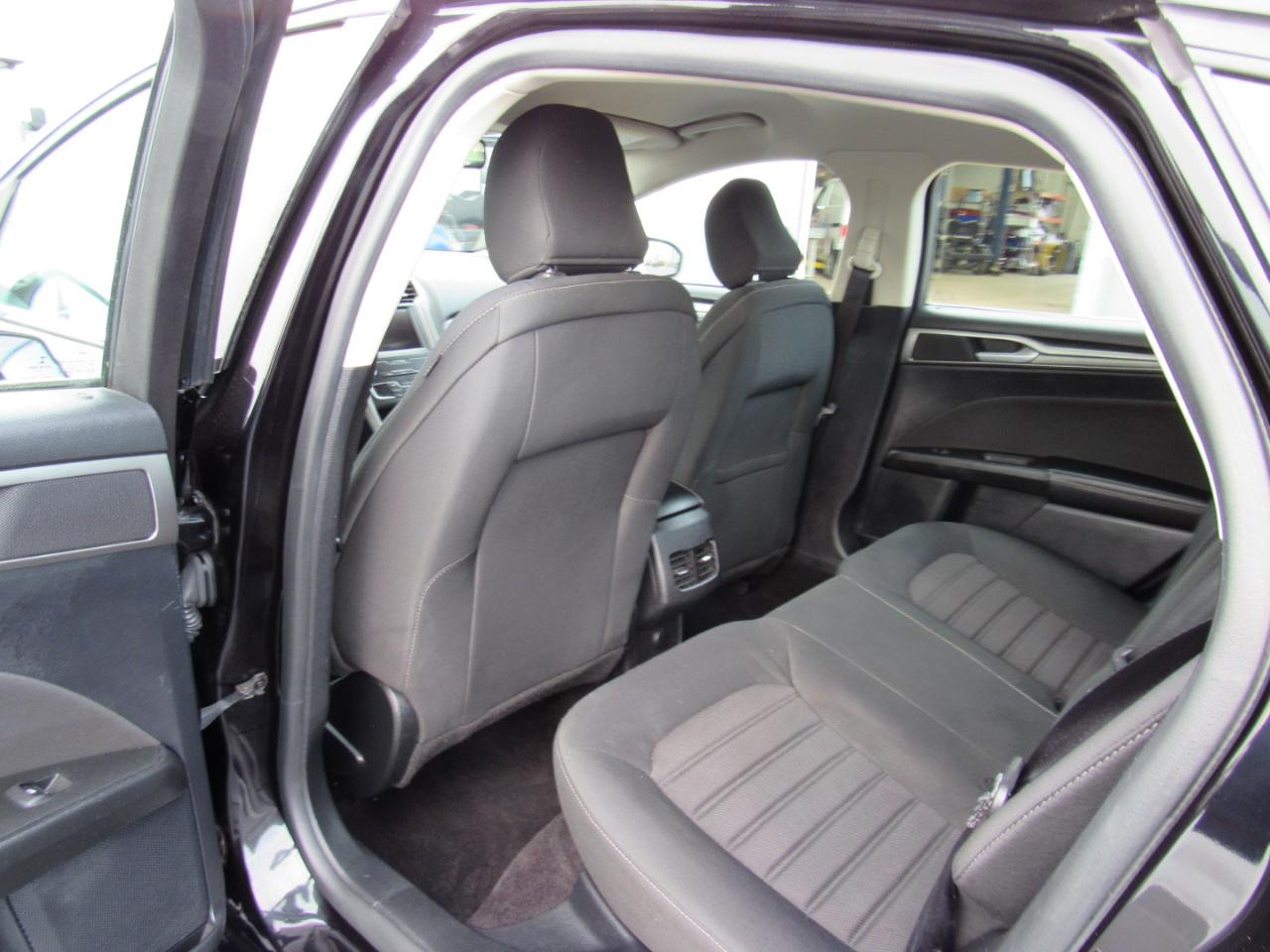 Ford Fusion SE FWD 2020