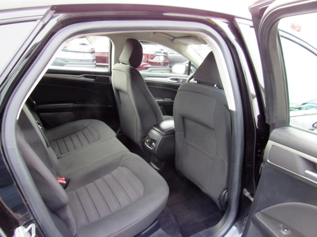 Ford Fusion SE FWD 2020