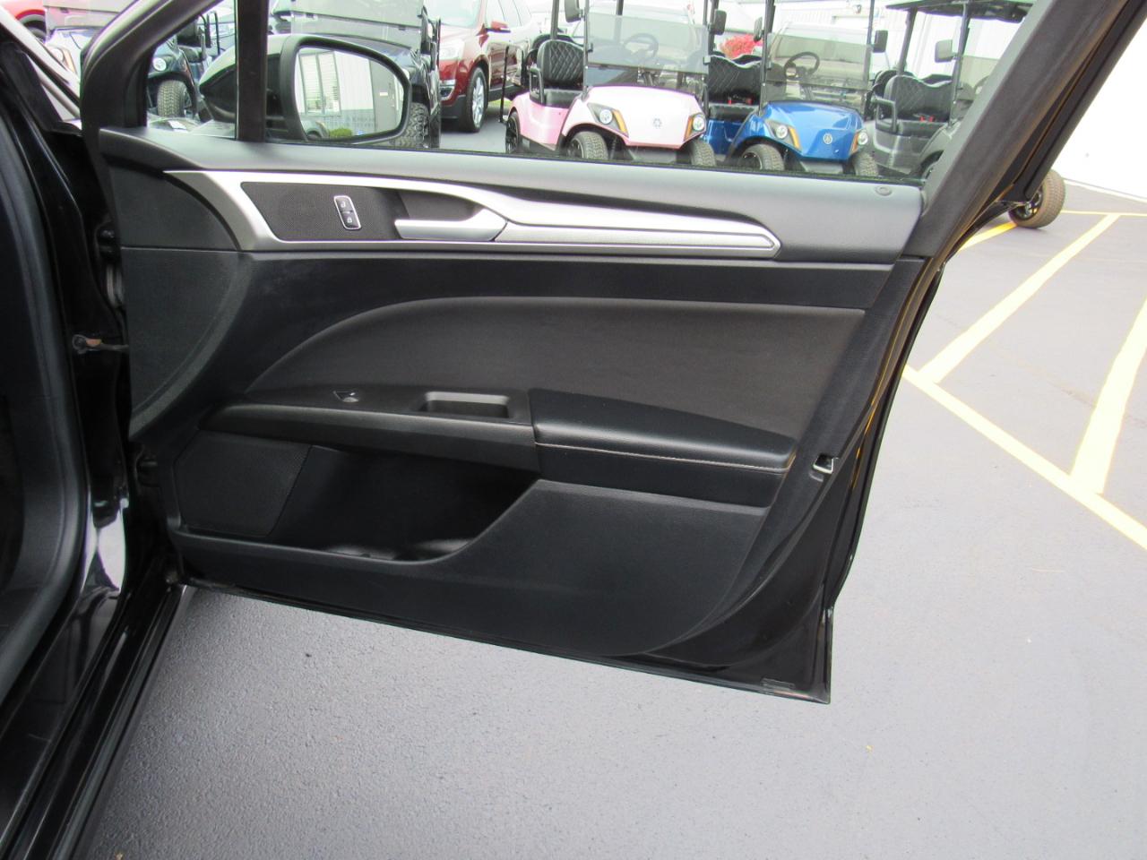 Ford Fusion SE FWD 2020