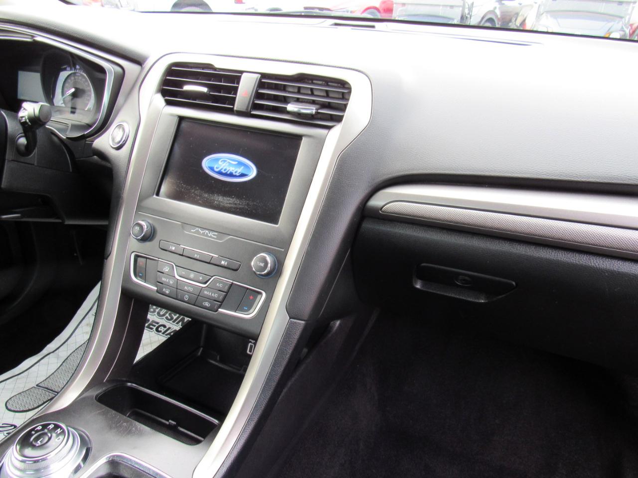 Ford Fusion SE FWD 2020