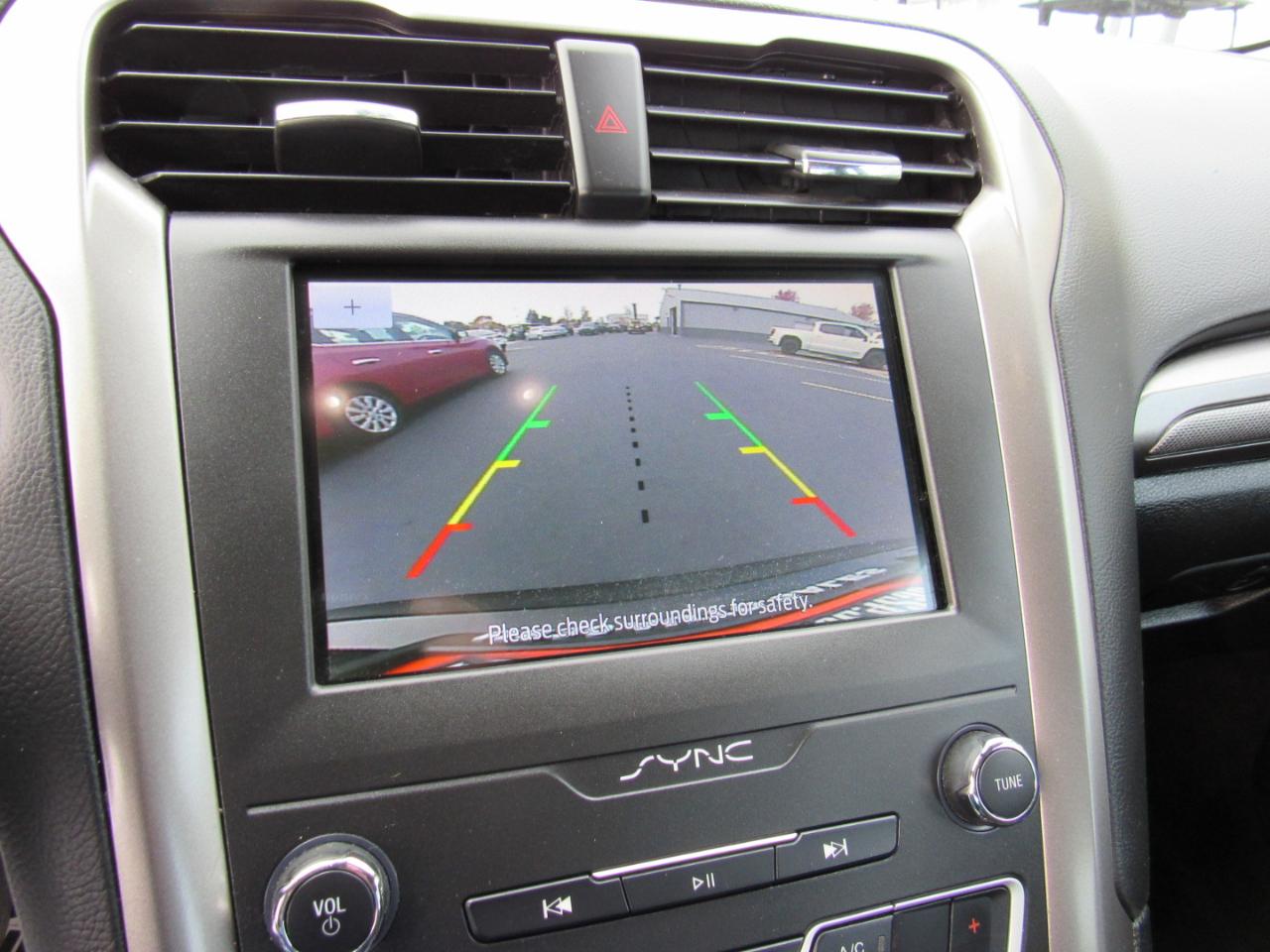 Ford Fusion SE FWD 2020