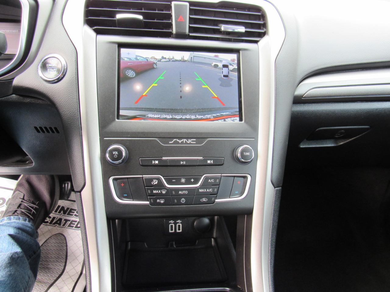 Ford Fusion SE FWD 2020