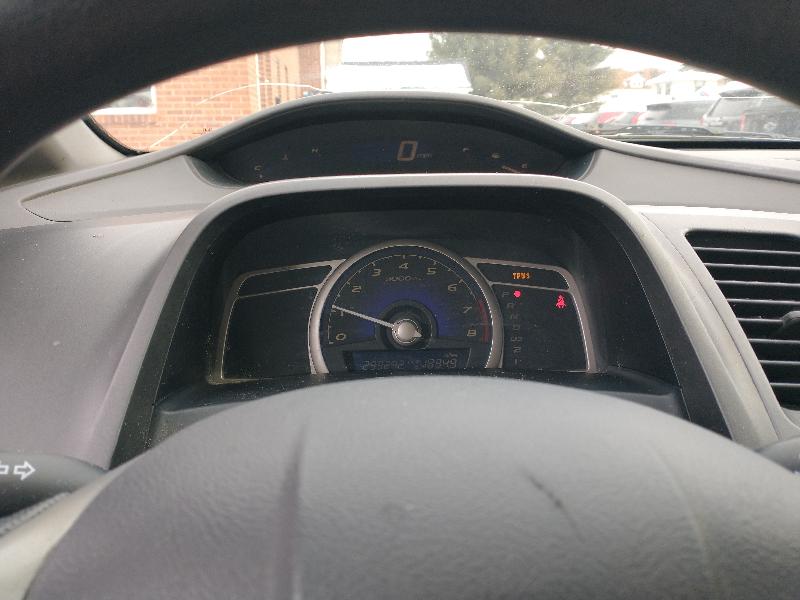 Honda Civic LX Sedan 5-Speed AT 2009