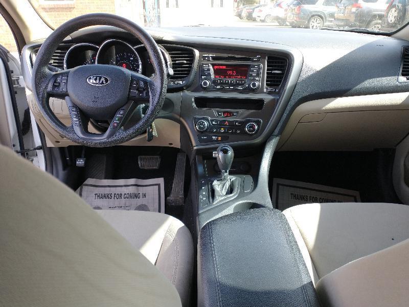 Kia Optima LX MT 2013