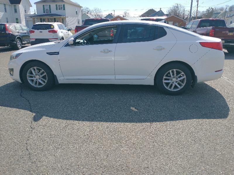 Kia Optima LX MT 2013