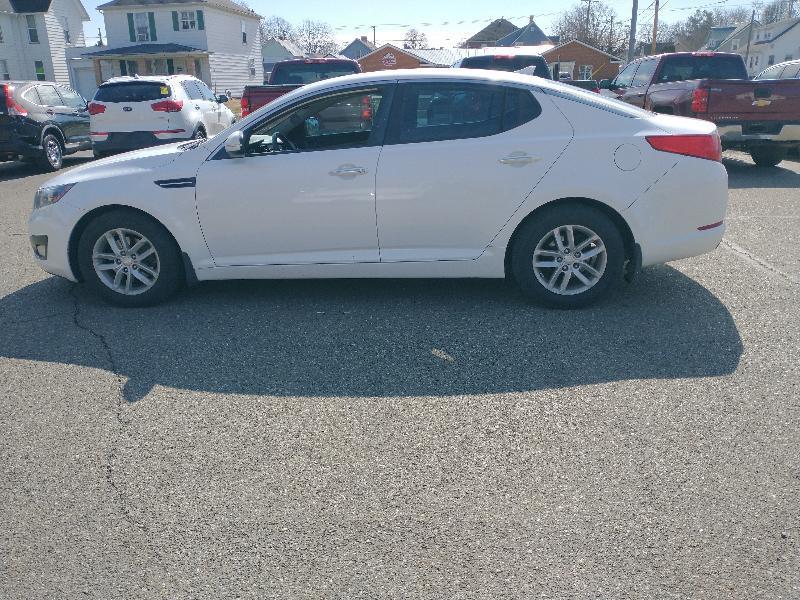 Kia Optima LX MT 2013