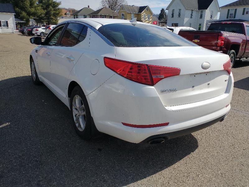 Kia Optima LX MT 2013