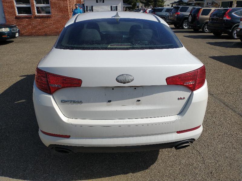 Kia Optima LX MT 2013
