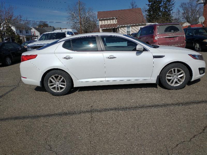 Kia Optima LX MT 2013