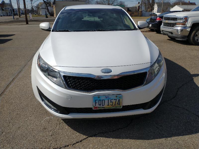 Kia Optima LX MT 2013