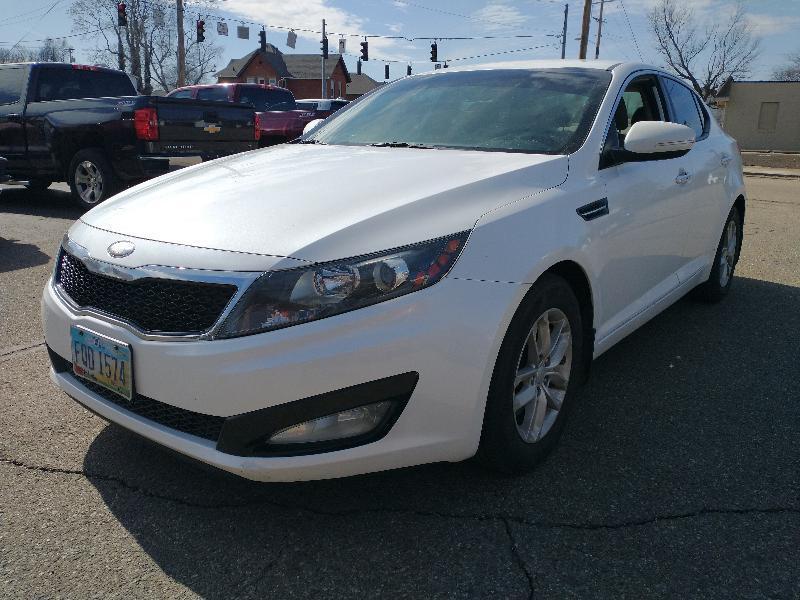Kia Optima LX MT 2013