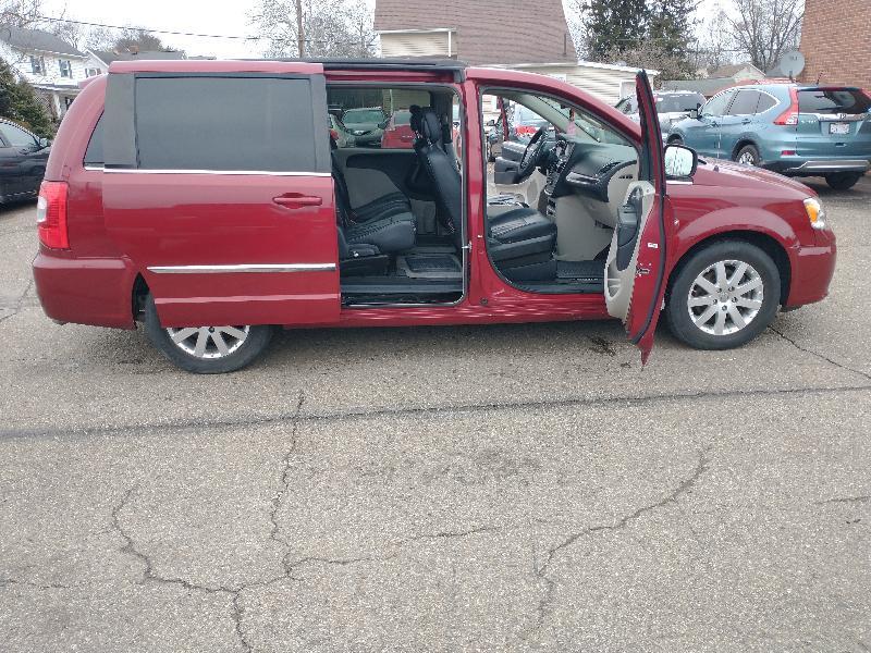 Chrysler Town & Country Touring 2016