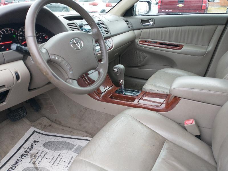 Toyota Camry LE V6 2005