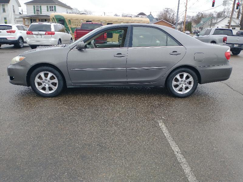Toyota Camry LE V6 2005