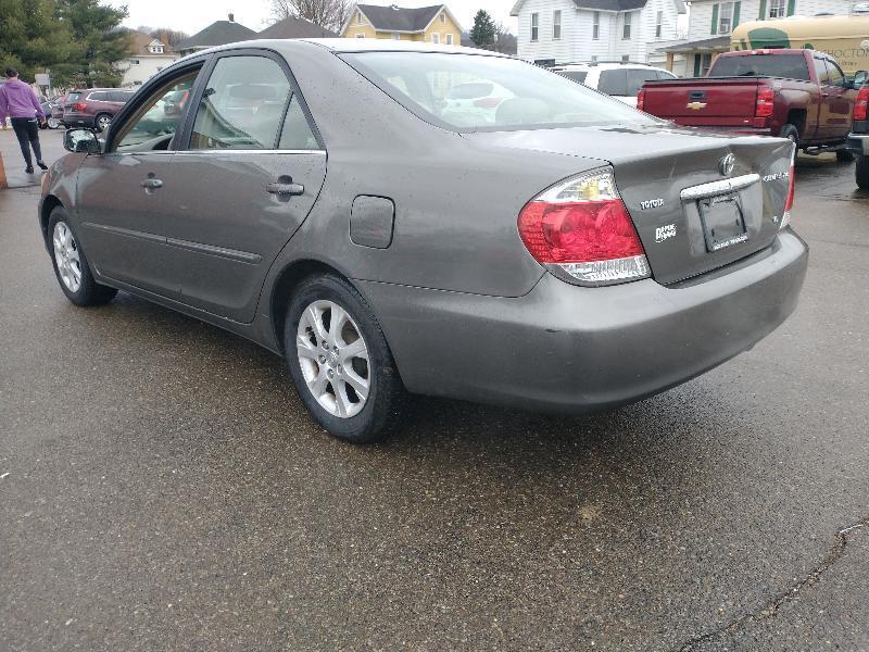 Toyota Camry LE V6 2005
