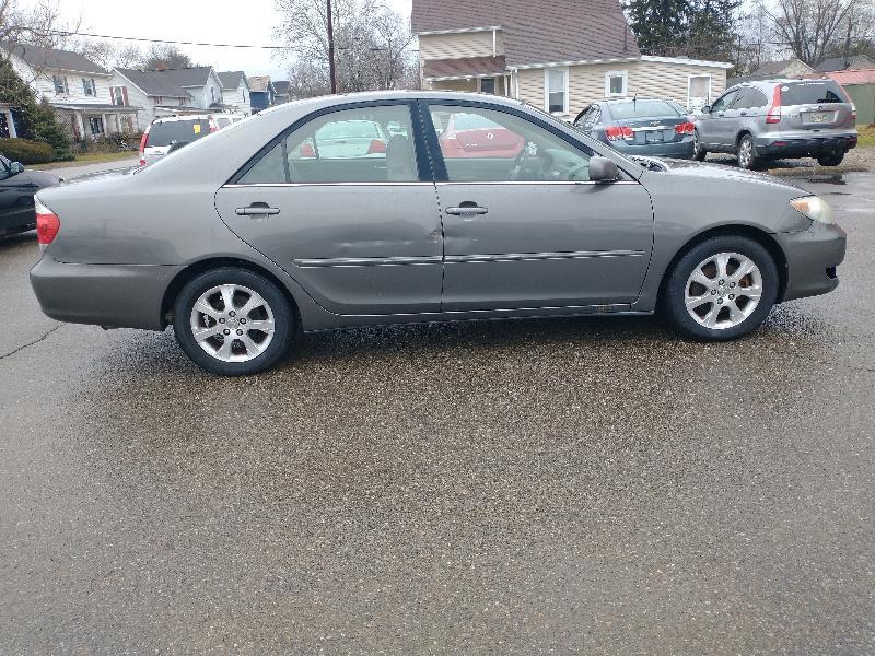 Toyota Camry LE V6 2005