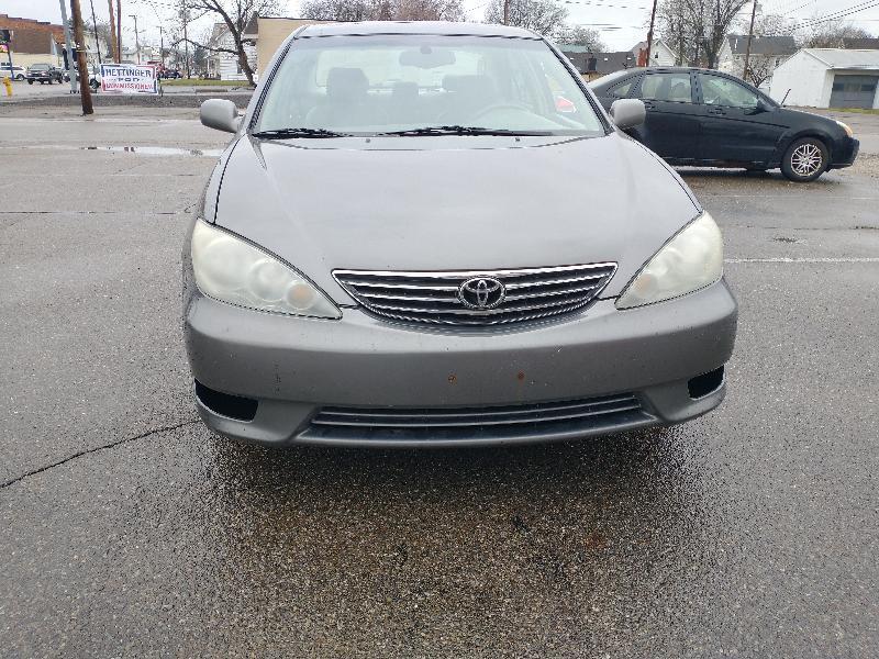 Toyota Camry LE V6 2005
