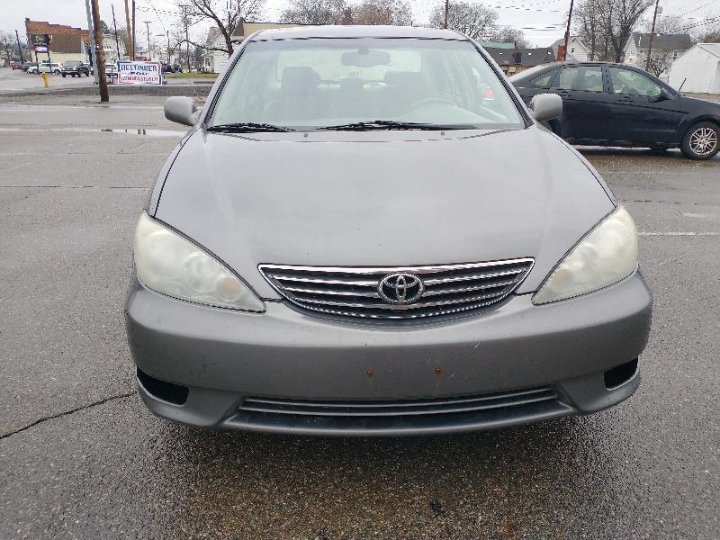 Toyota Camry LE V6 2005
