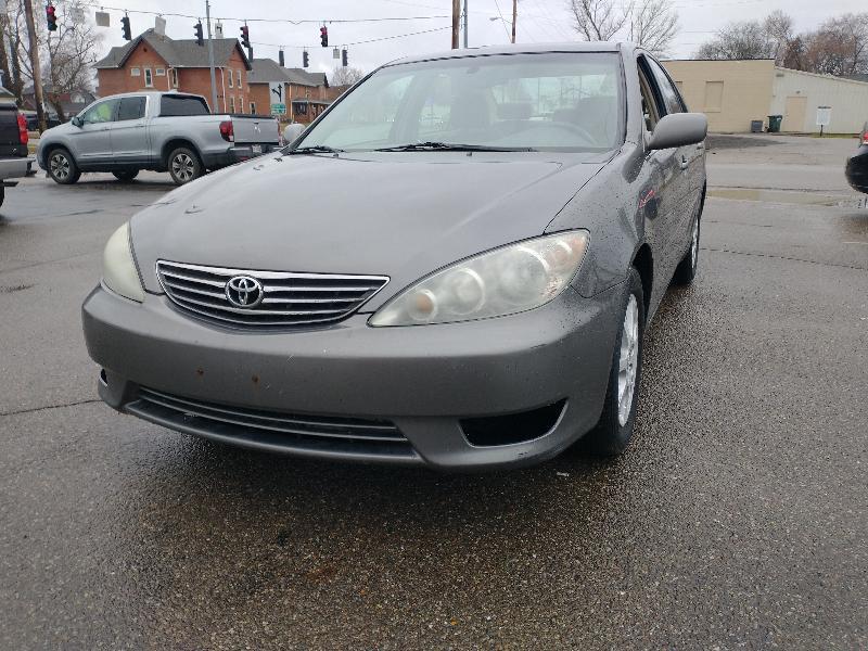 Toyota Camry LE V6 2005