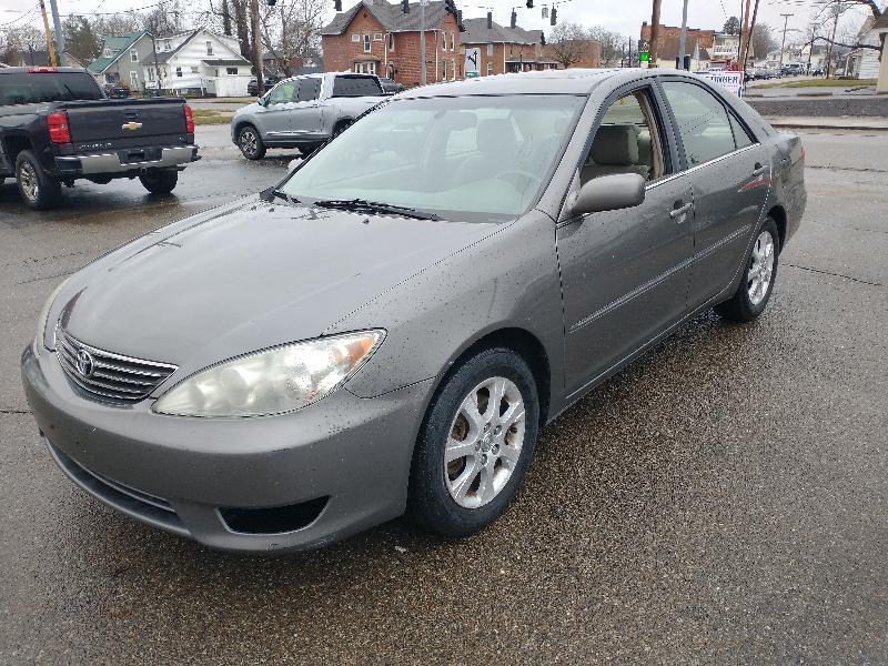 Toyota Camry LE V6 2005