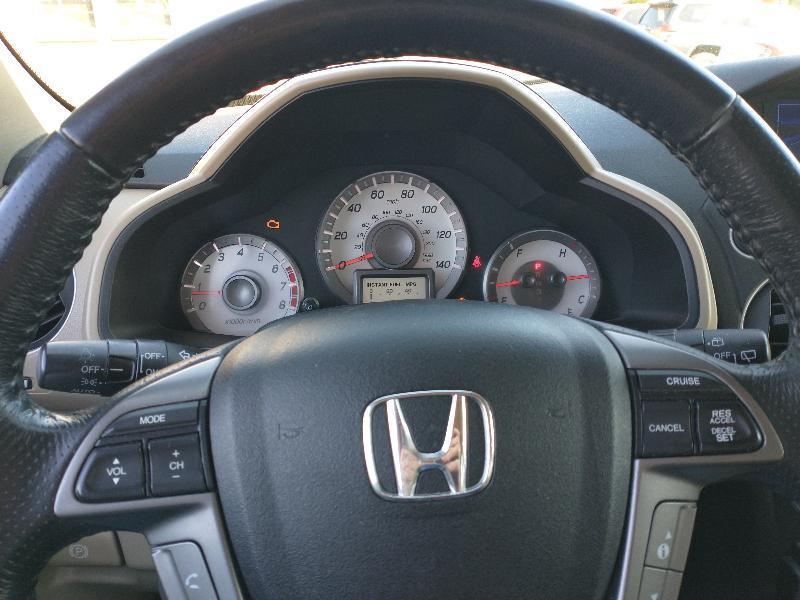 Honda Pilot Touring 4WD 5-Spd AT with DVD 2013