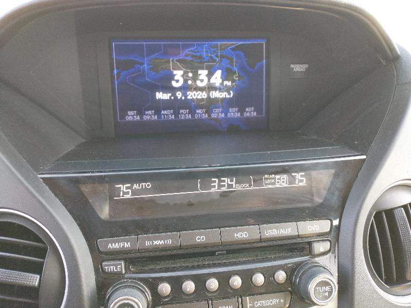 Honda Pilot Touring 4WD 5-Spd AT with DVD 2013