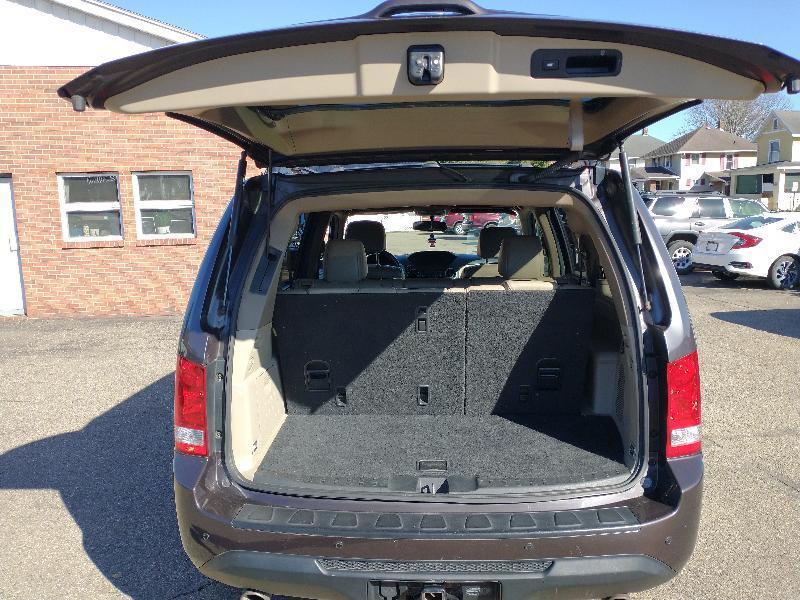 Honda Pilot Touring 4WD 5-Spd AT with DVD 2013